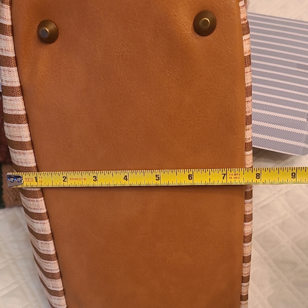 Lee Tan and Brown Canvas Tote Bag - Picture 6 of 8